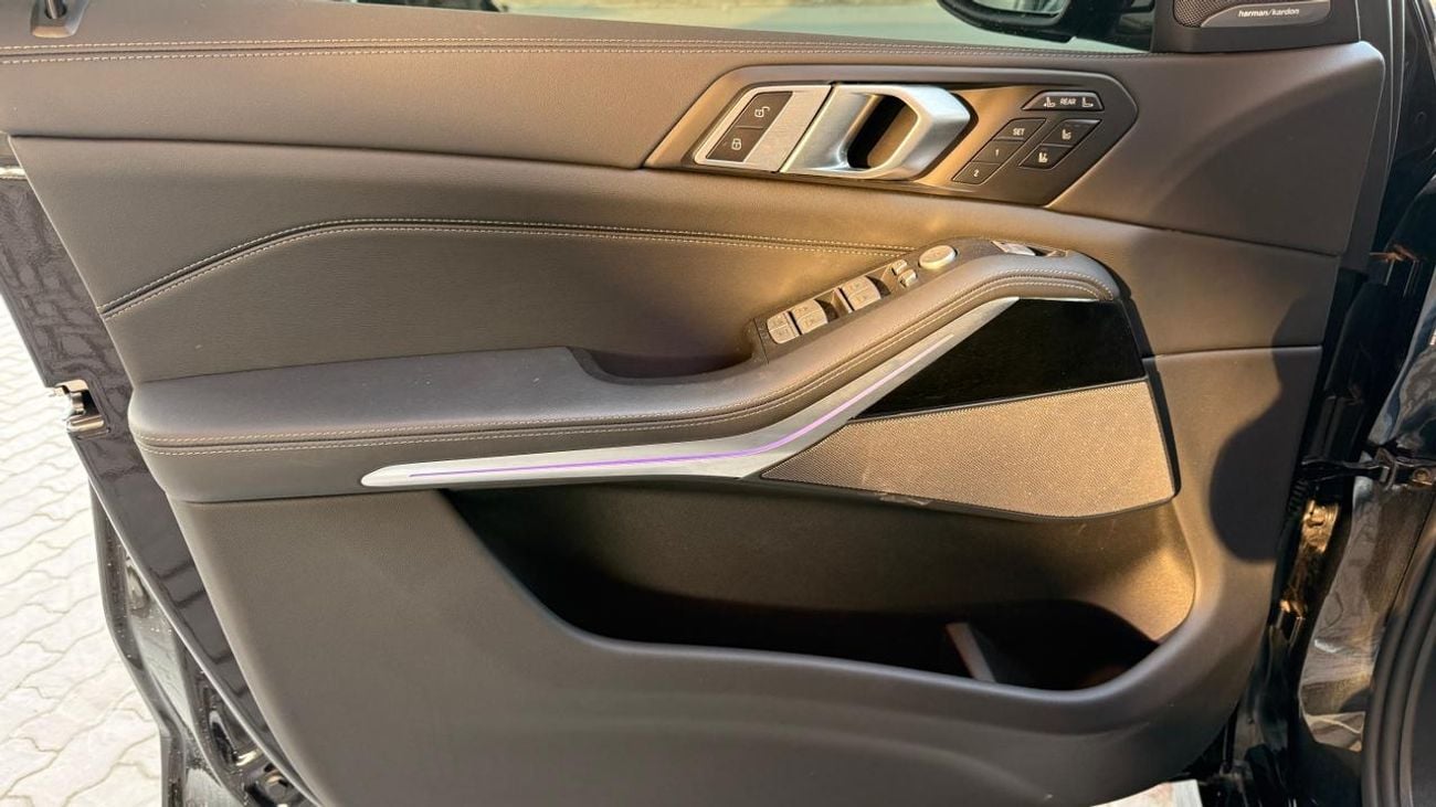 BMW X7 xDriveM60i (6 Seats)