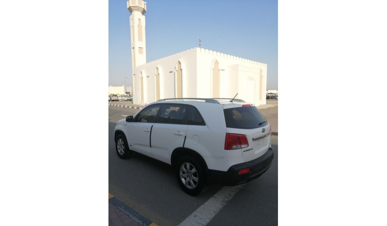 Kia Sorento KIA SORENTO 2012 GCC Good condition