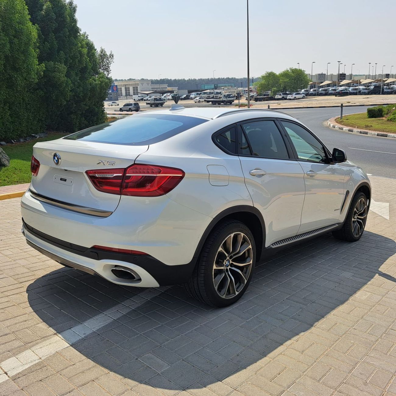 بي أم دبليو X6 50i Luxury 4.4L