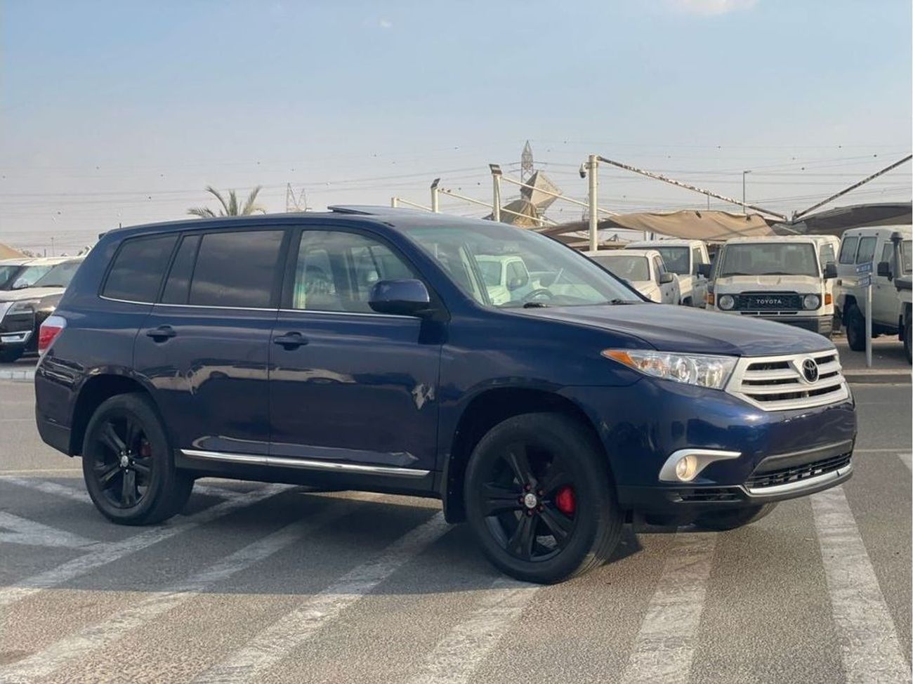 Toyota Highlander 2013 Toyota Highlander XLE+ 4x4 Full Option 7 Seater With Rear CAM & Rims - Canadian Specs - 145,000