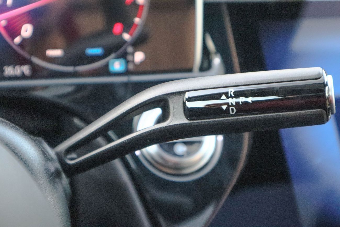 Mercedes-Benz E200 2.0L