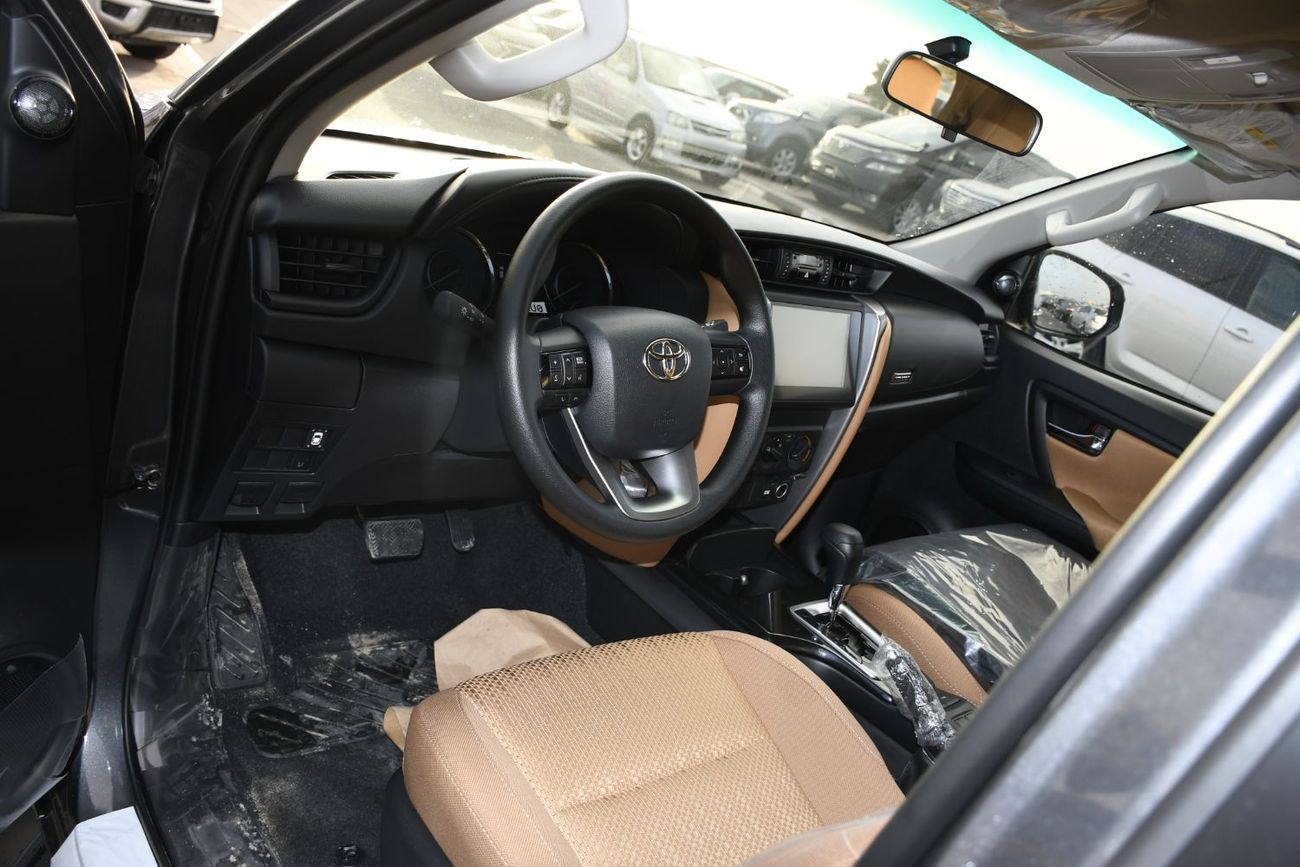 تويوتا فورتونر 2.4L  V4 Diesel Automatic 4x4WD (Ready Stock)