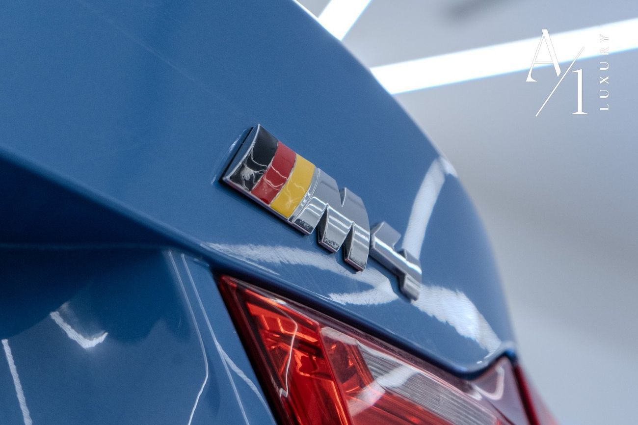 BMW M4 2015 BMW M4, Hardtop Convertible, Full Service History, Excellent Condition, GCC Spec