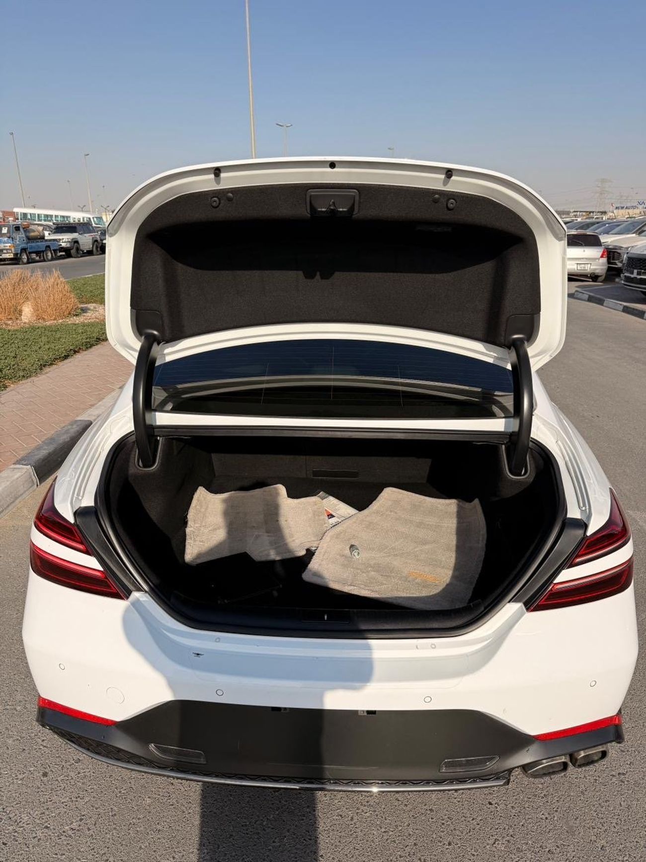 Genesis G70 Platinum 2.0L RWD