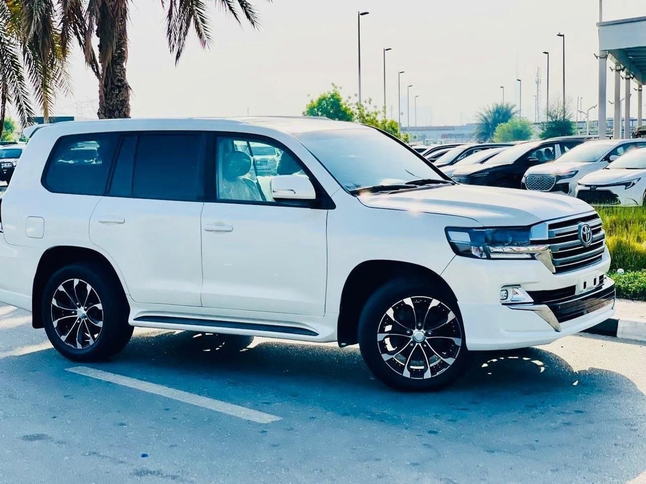 تويوتا لاند كروزر GXR4 3.3L Toyota landcuriser GXR V8 2021 Full option