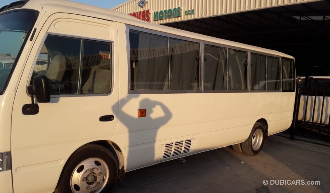 Toyota Coaster 4.2L Diesel, Manual, MP3 Interface, CD Player, Tuner Radio, PARA EXPORTAÇÃO PARA A ÁFRICA (ANGOLA)