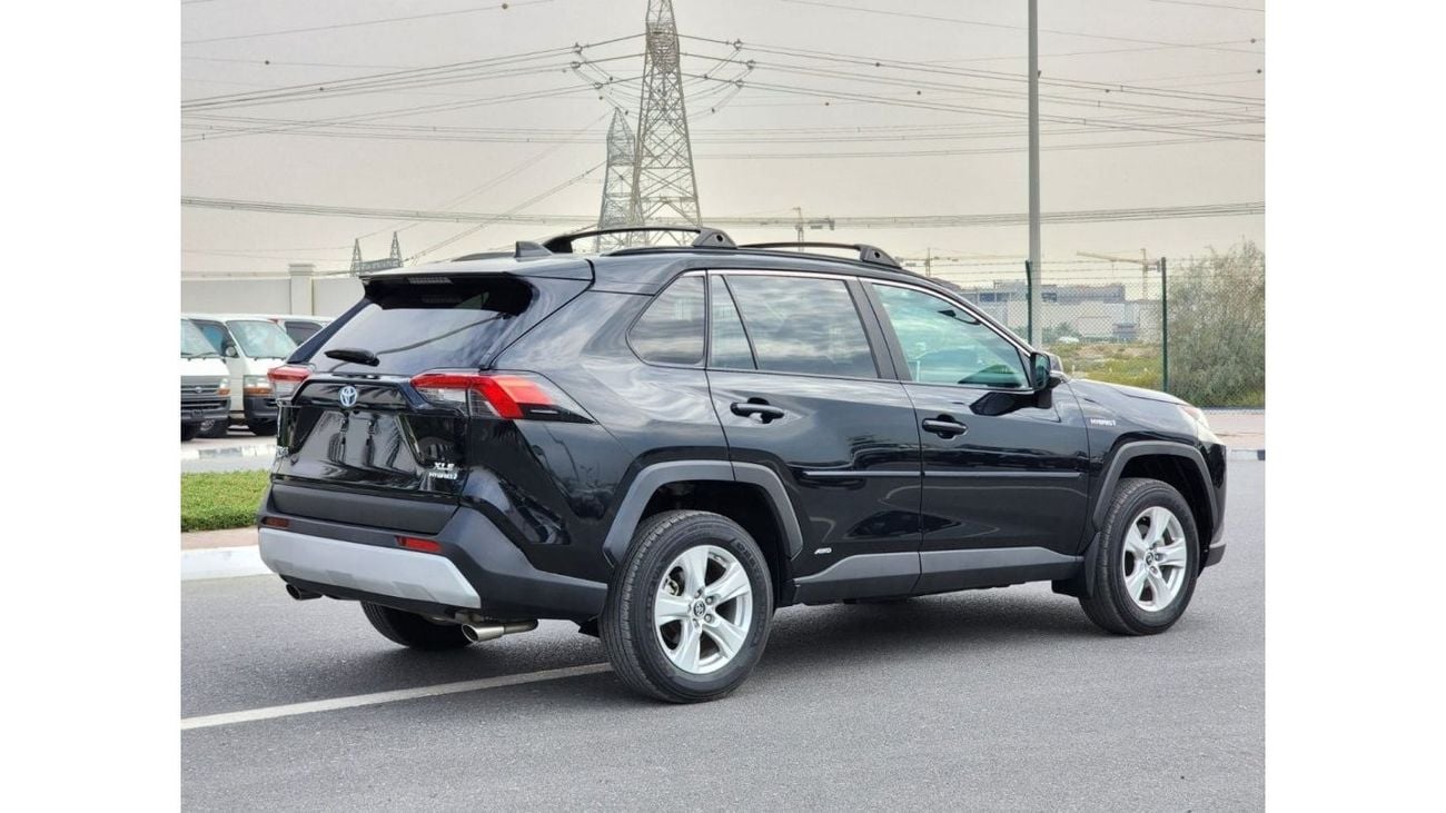 Toyota RAV4 XLE Toyota Rav4 Hybrid full option