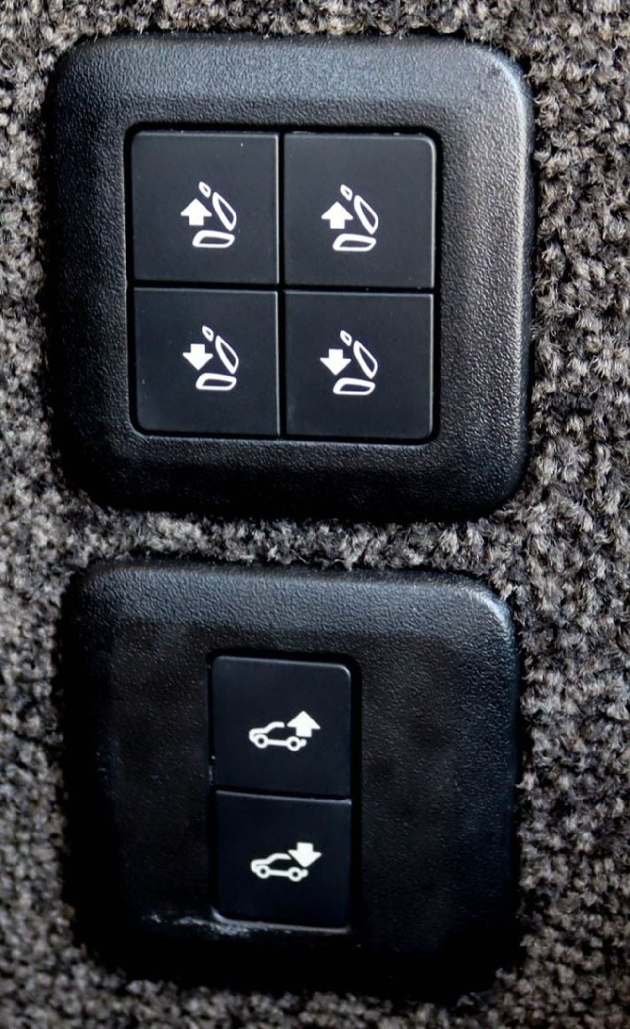 Land Rover Range Rover Vogue SE 5.0L Range Rover GCC 2018, 5.0L 8V, Vogue SE Supercharged , Original Paint, Accident-Free 4