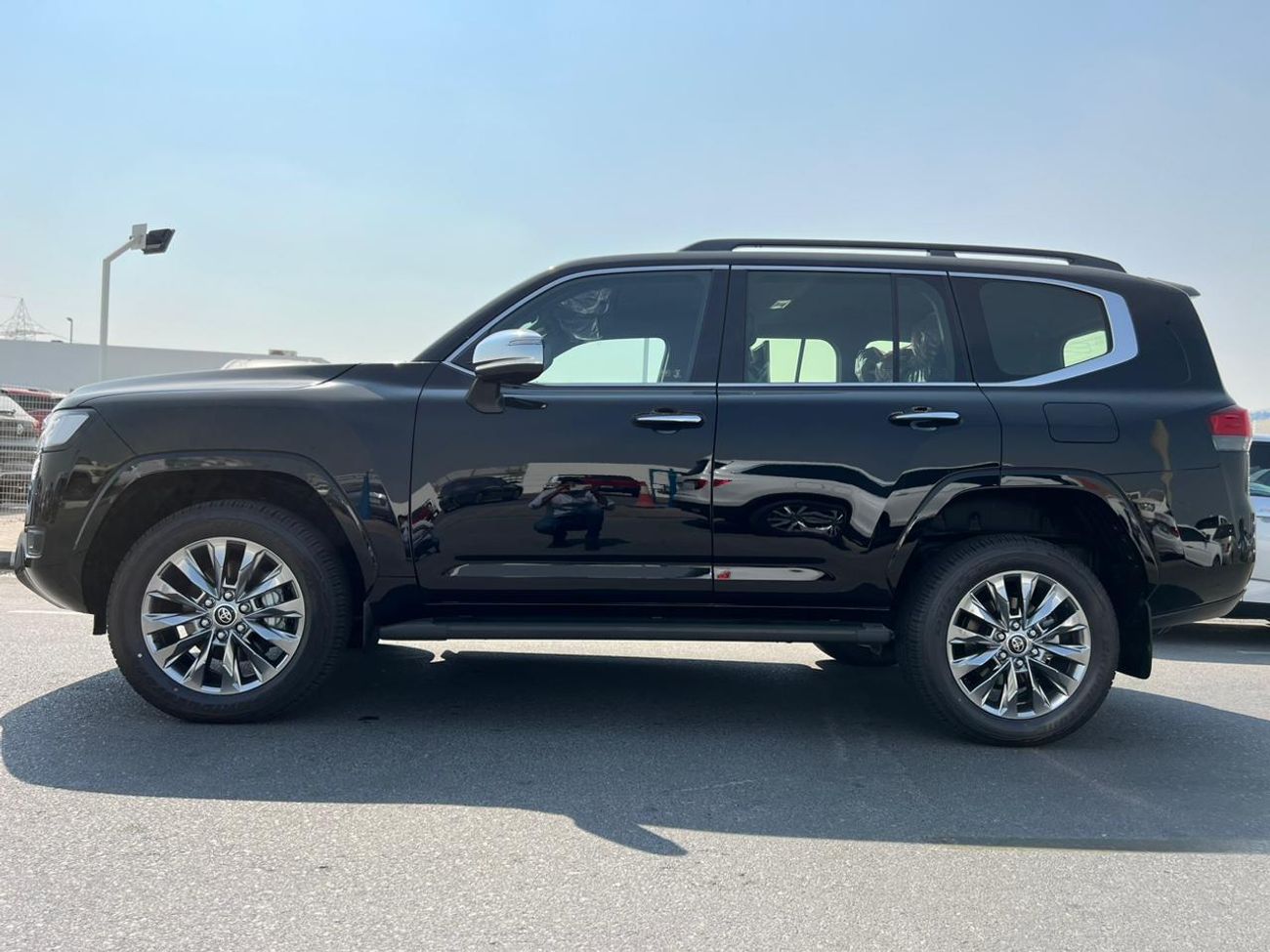 Toyota Land Cruiser ECTARC003 - RHD TLC300 VXR 3.3L Diesel Auto Black (Right Hand Drive)