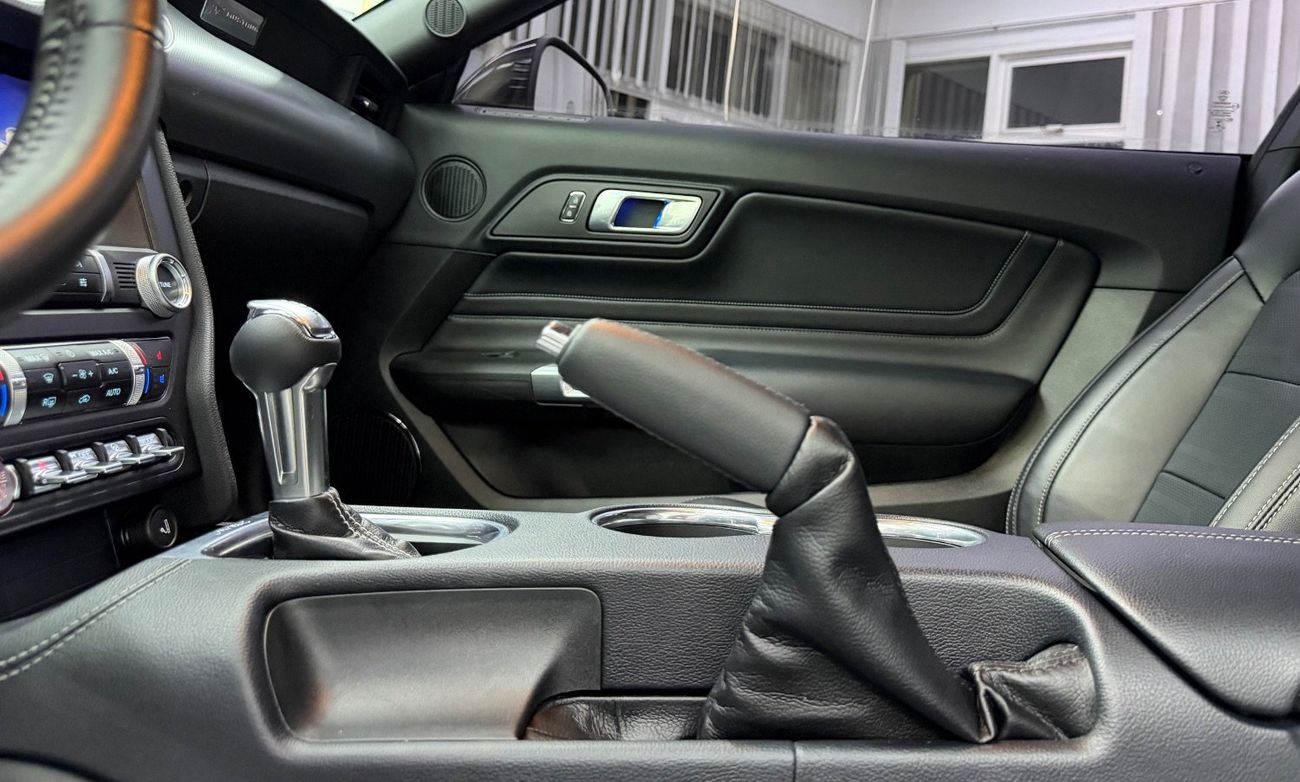 Ford Mustang GT Premium 5.0L V8