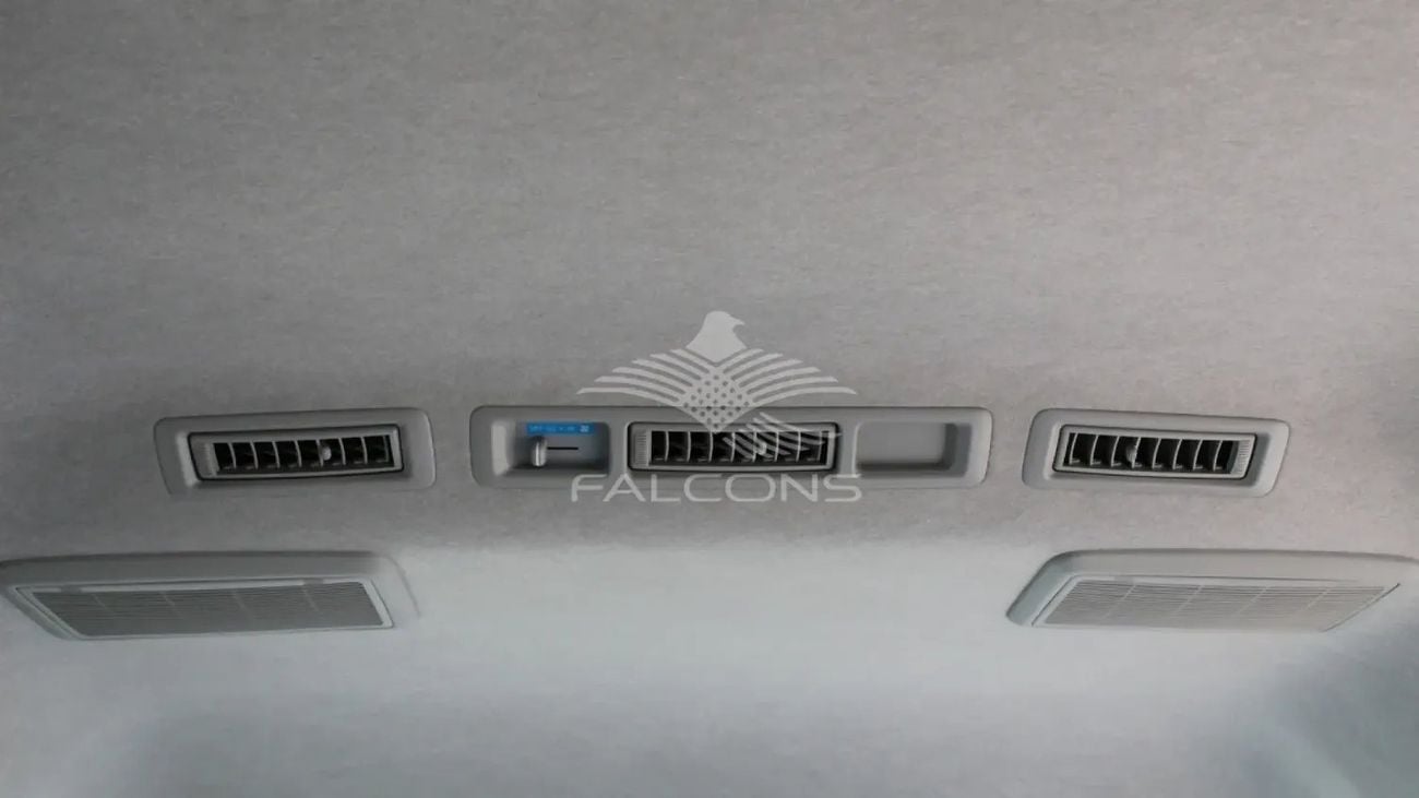 تويوتا هاياس 2.5L Diesel GL HR WITH AC, ABS & ALLOY Manual