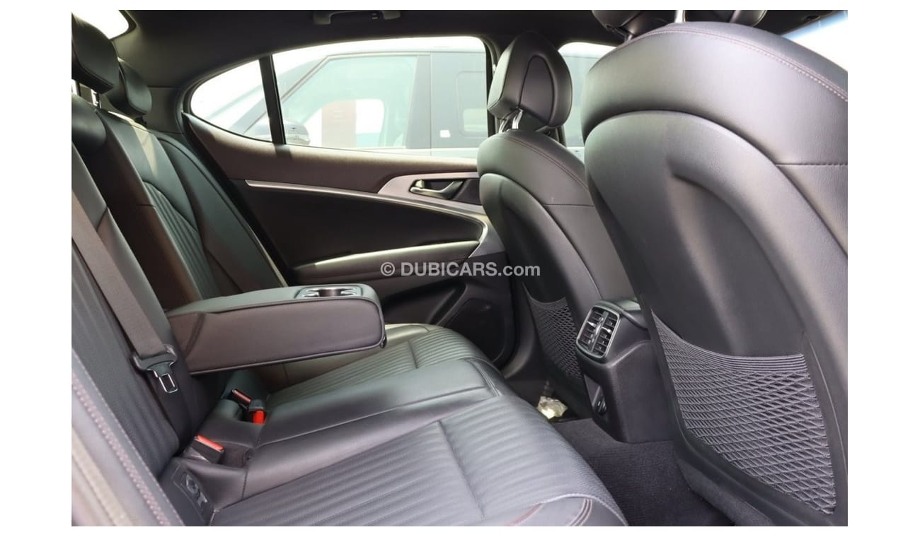 Genesis G70 Genesis G70 Platinum / 3.3T / 2018 / GCC / Free Accident