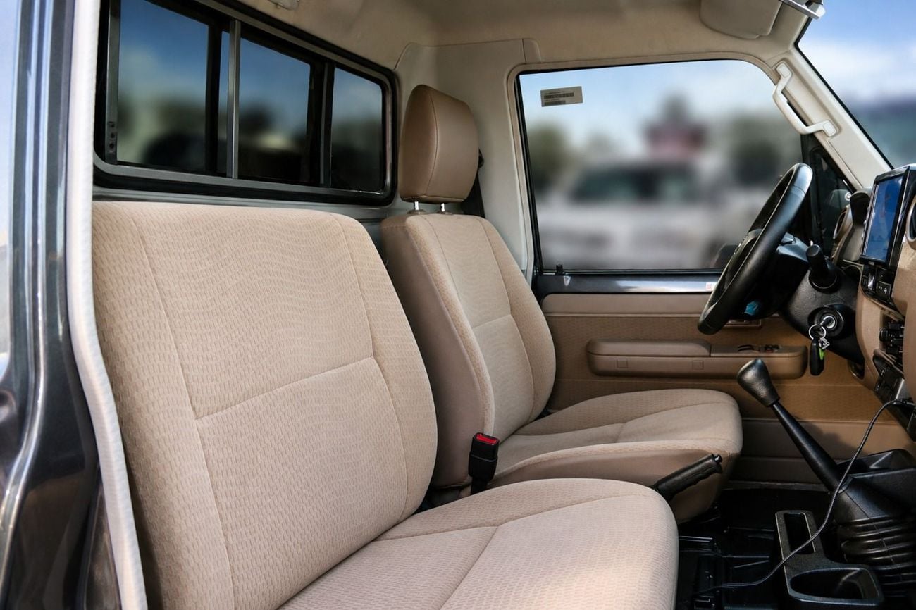 تويوتا لاند كروزر بيك آب LC79 2.8 DIESEL MANUAL بابان