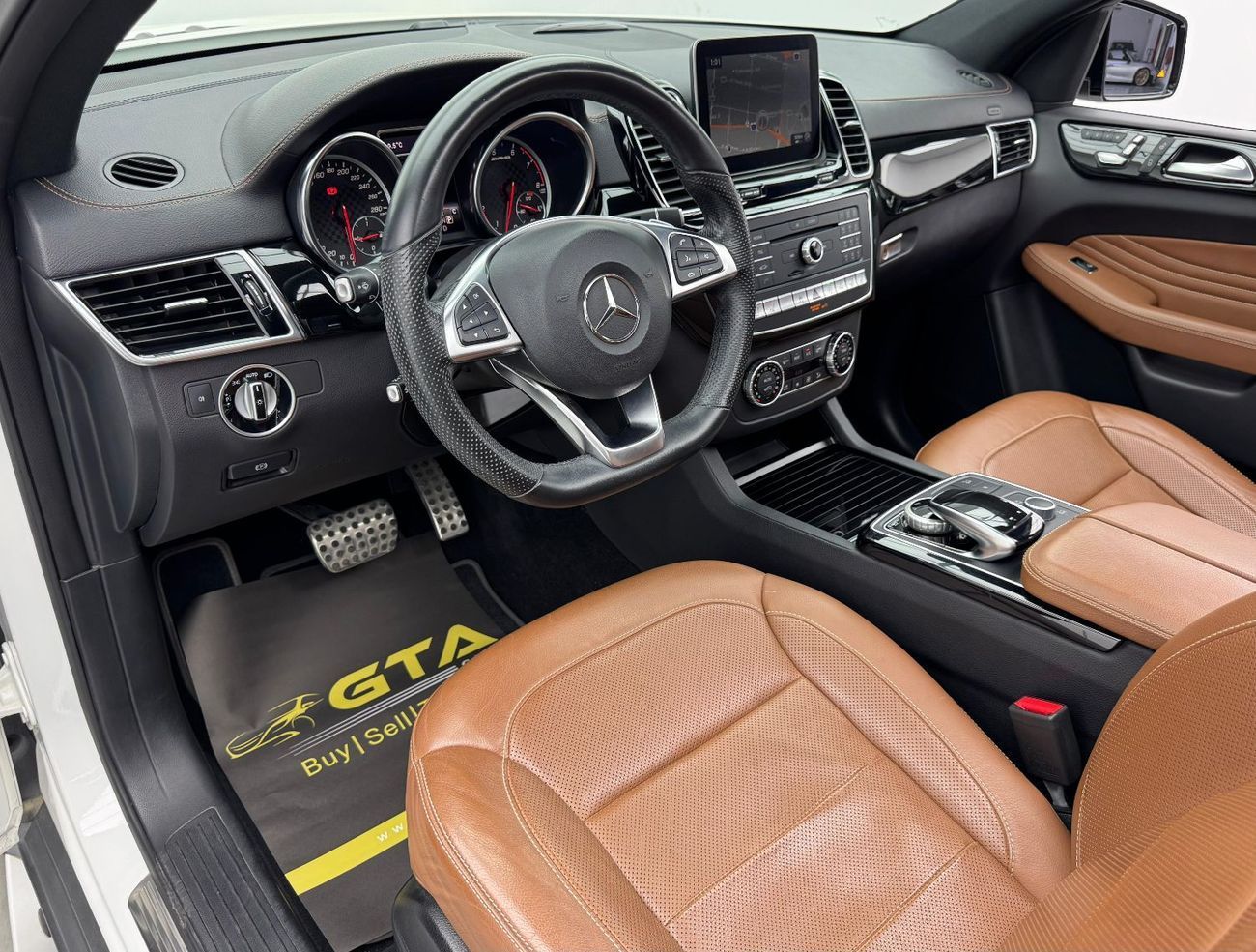 مرسيدس بنز GLE 43 AMG 2019 Mercedes Benz GLE43 AMG, Warranty, Full Mercedes Service History, Excellent Condition, GCC