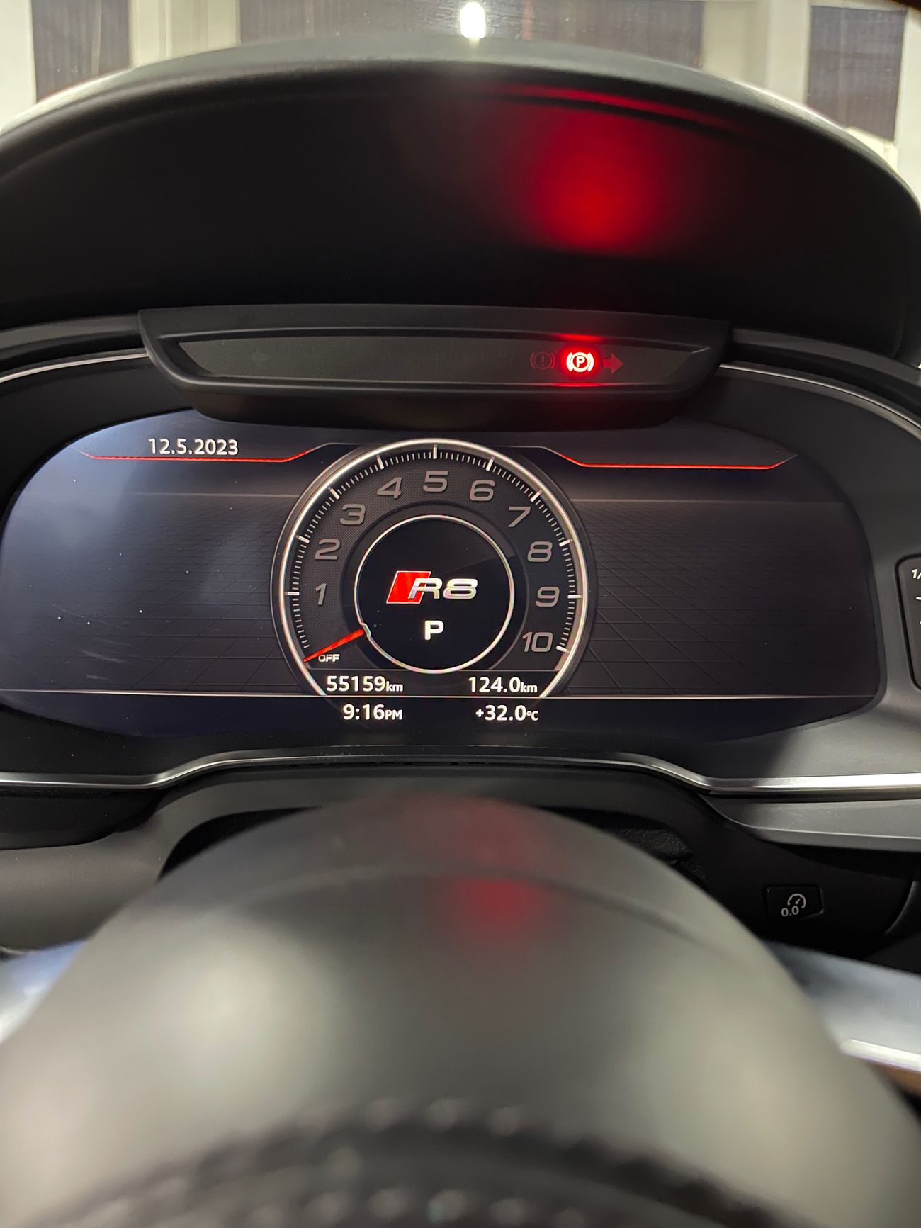 أودي R8 V10 RWD 5.2L (540 HP)