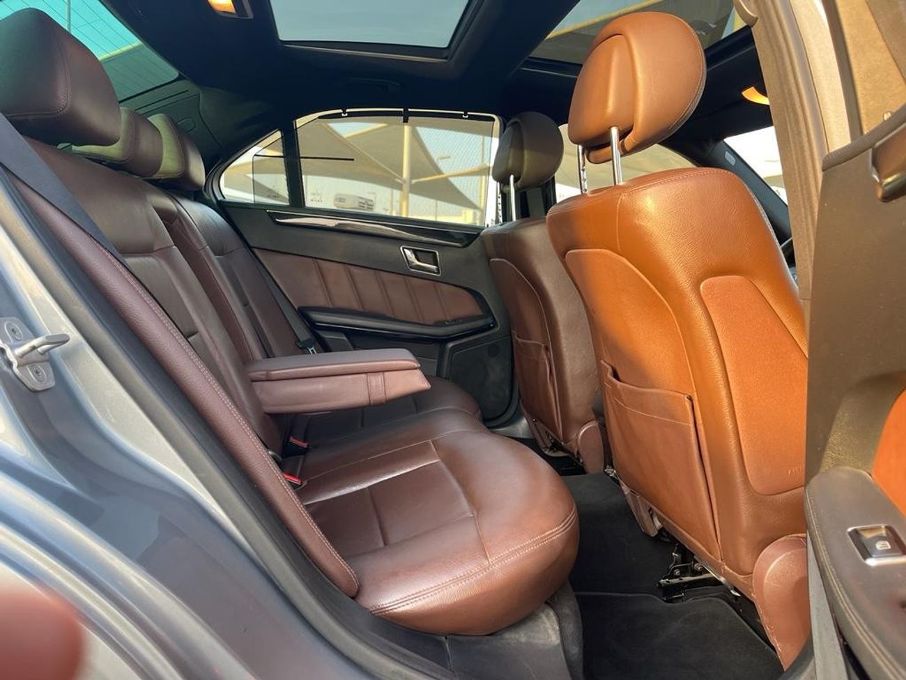 Mercedes-Benz E300 Avantgarde Mercedes E300 AMG_GCC_2012_Excellent Condition _Full option