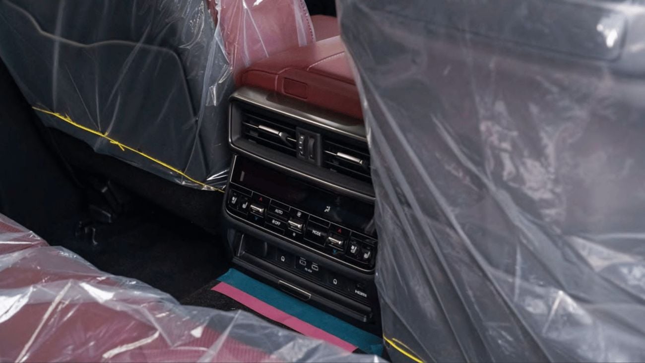 Lexus LX700h SIGNATURE BLACK IN RED 26/26
