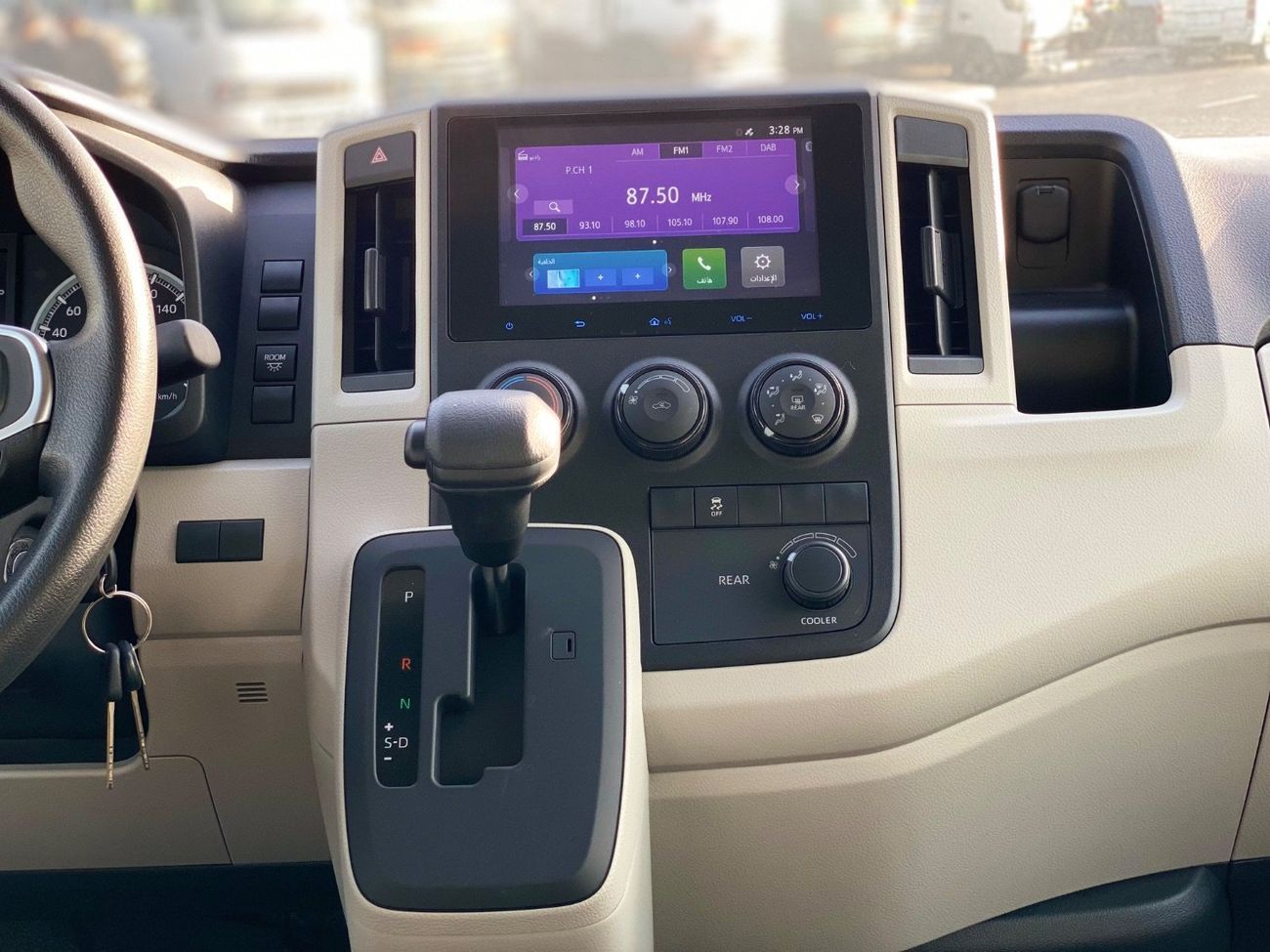 Toyota Hiace DLS -High Roof Commuter 2.8L A/T