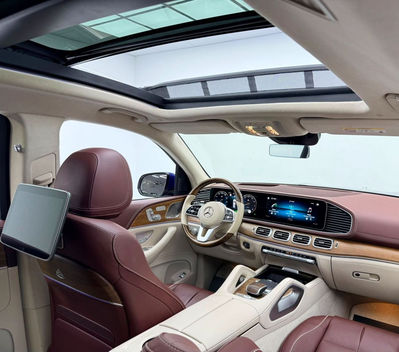 مرسيدس مايباخ gls600 مايباخ 2023 Maybach GLS 600, Auto Guard Warranty, Full Mercedes Service History, European Specs.
