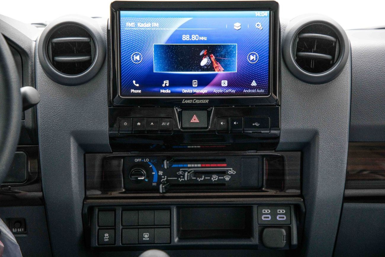 تويوتا لاند كروزر 70 Hardtop 2.8L - Manual - White Inside Bluish Grey | Export Only