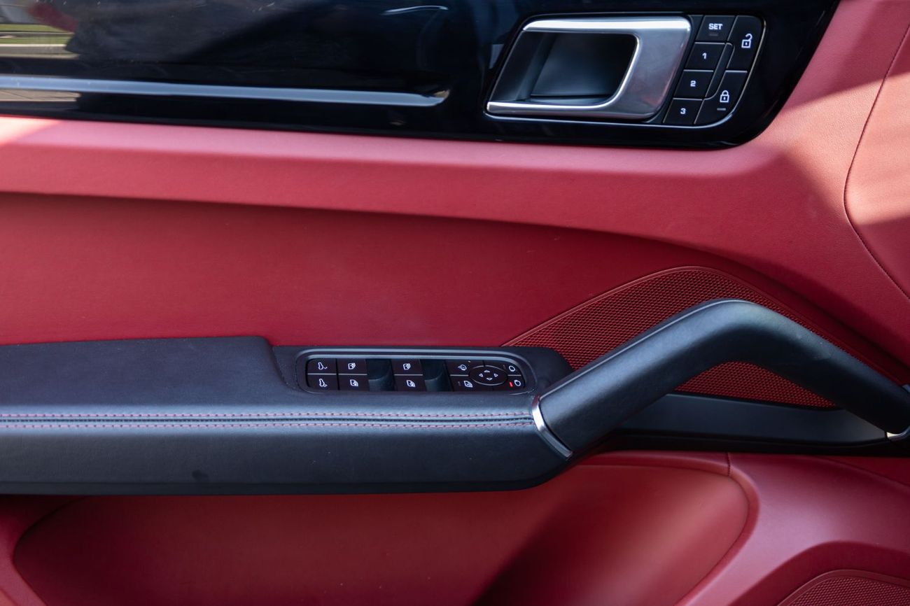 Porsche Cayenne Platinum Edition