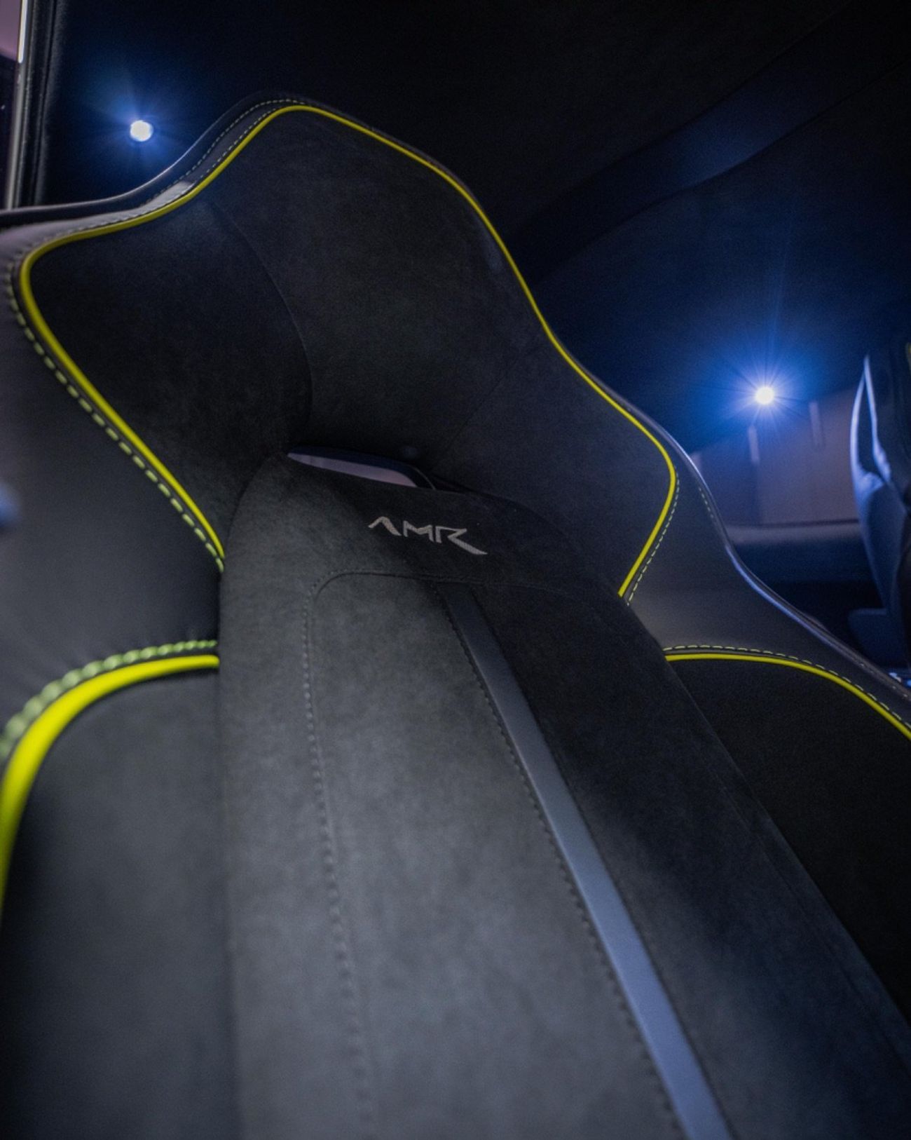 أستون مارتن DB11 AMR 5.2L