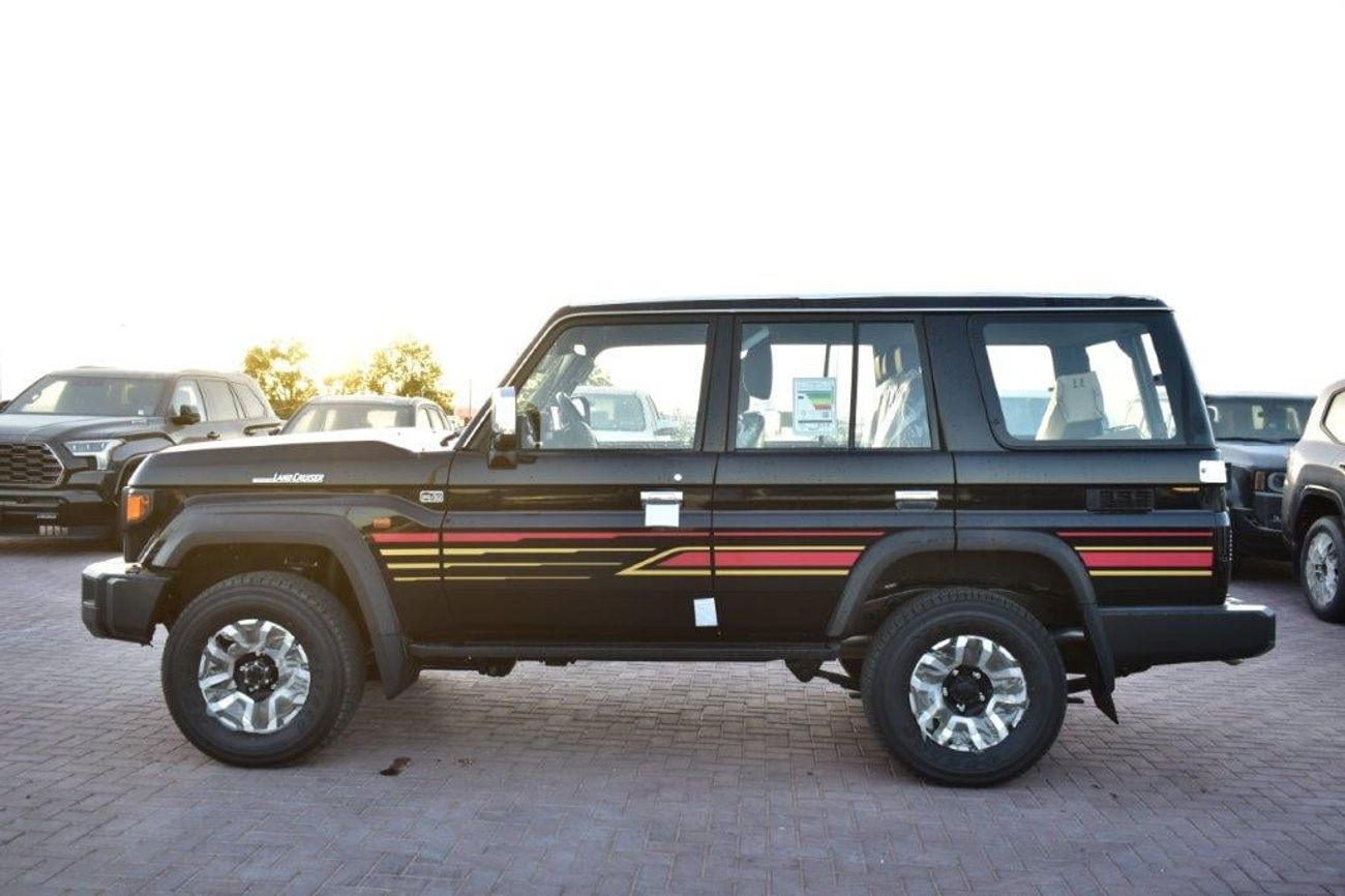 Toyota Land Cruiser 70 2025 TOYOTA LAND CRUISER 76 HARDTOP 40TH ANNIVERSARY LX-Z 2.8L DIESEL 4WD 5-SEATER AUTOMATIC