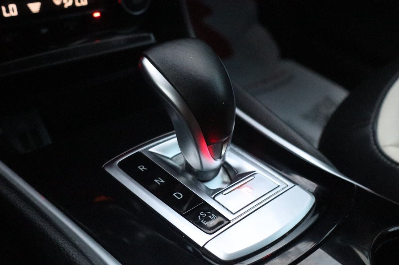 إنفينيتي QX30