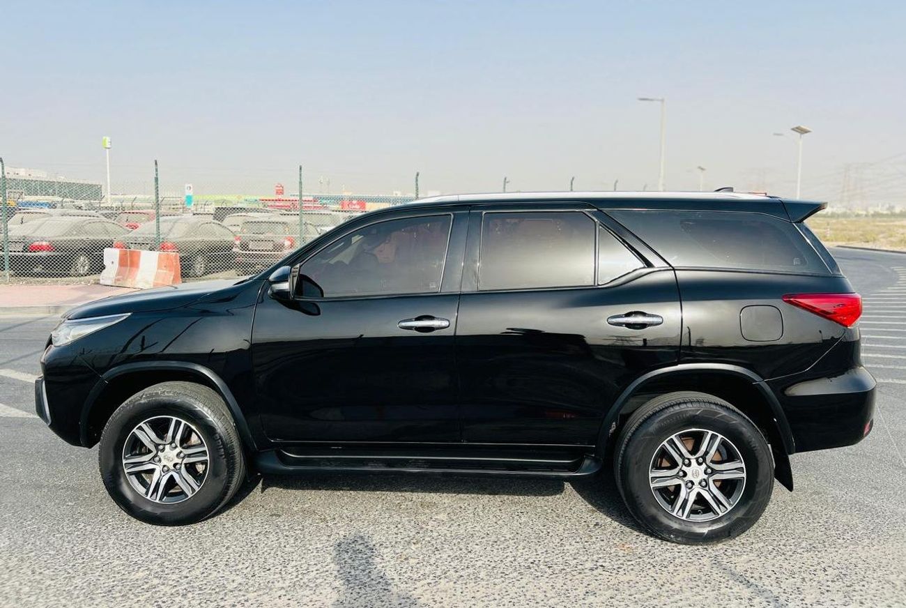 تويوتا فورتونر petrol 2.7 Liter ,Left hand drive 2016 model only for export available