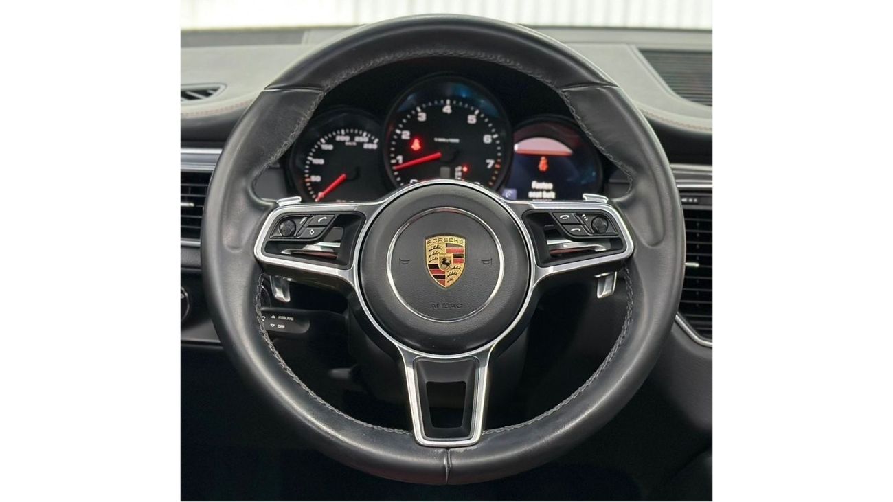 Porsche Macan Std 2018 Porsche Macan, Warranty, Full Porsche Service History, GCC