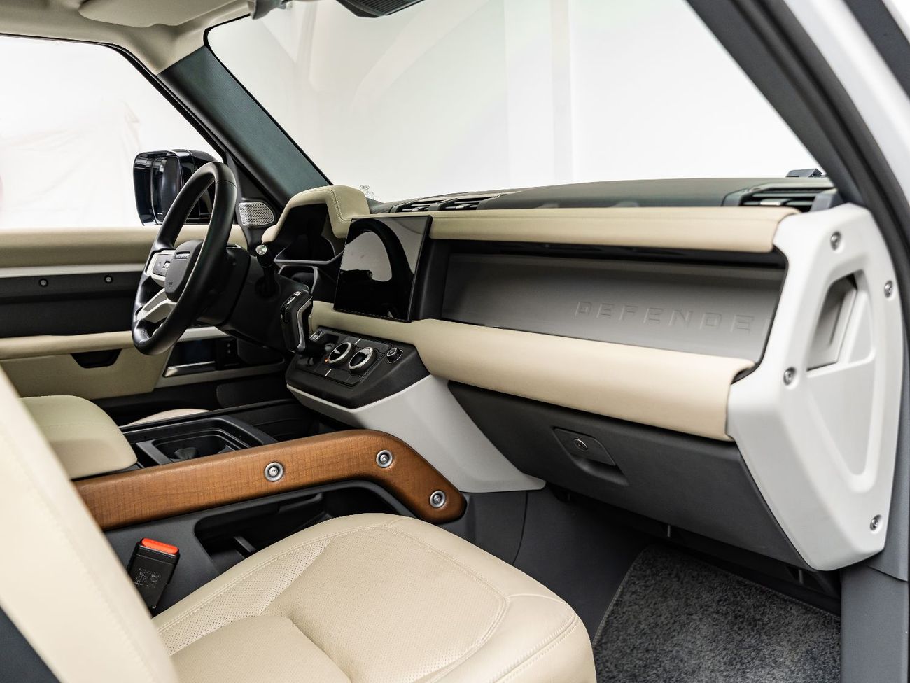 لاند روفر ديفندر 130 SE P400 X Dynamic (7 Seater)