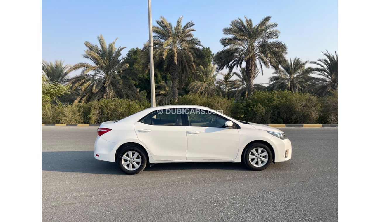 تويوتا كورولا Toyota Corolla  model 2015    ( GCC_ SPEC) VERY GOOD CONDITION