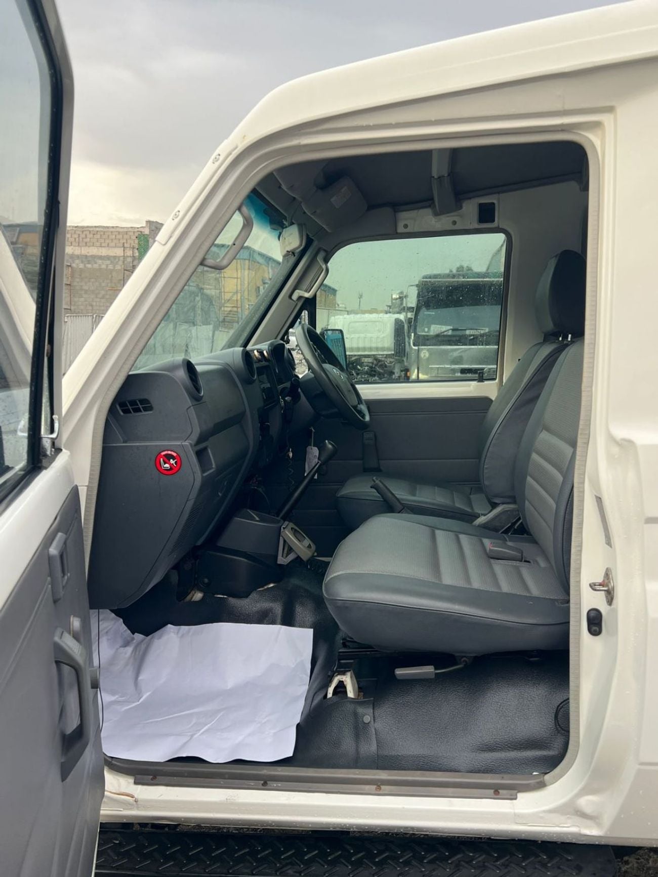 تويوتا لاند كروزر Diesel Engine ,Right Hand Drive  3 Doors Hardtop ,2011 Model