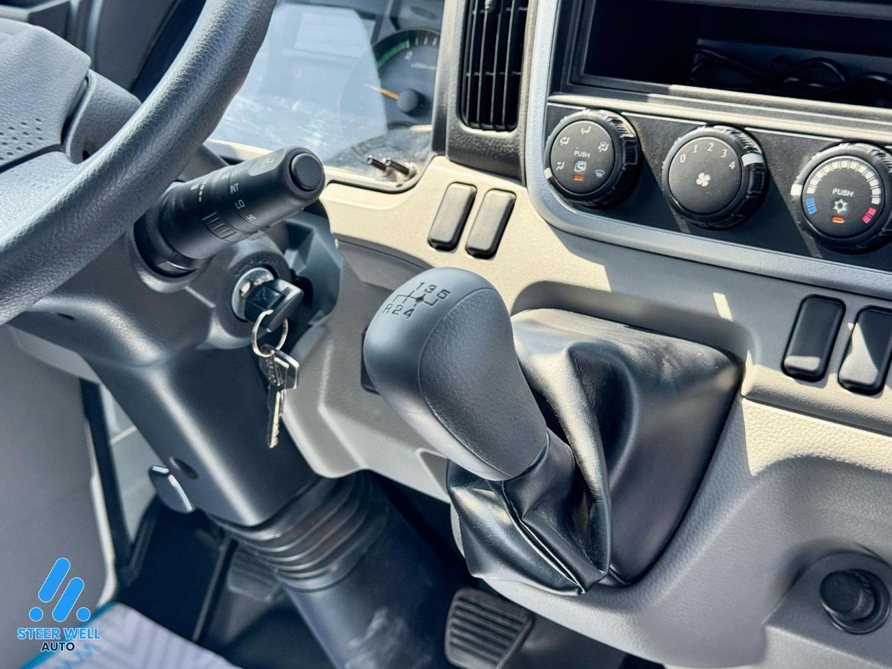 ميتسوبيشي فوسو كانتير Truck | 3.0L Diesel | Euro 5 | Short Chassis | RWD | White | GCC Specs