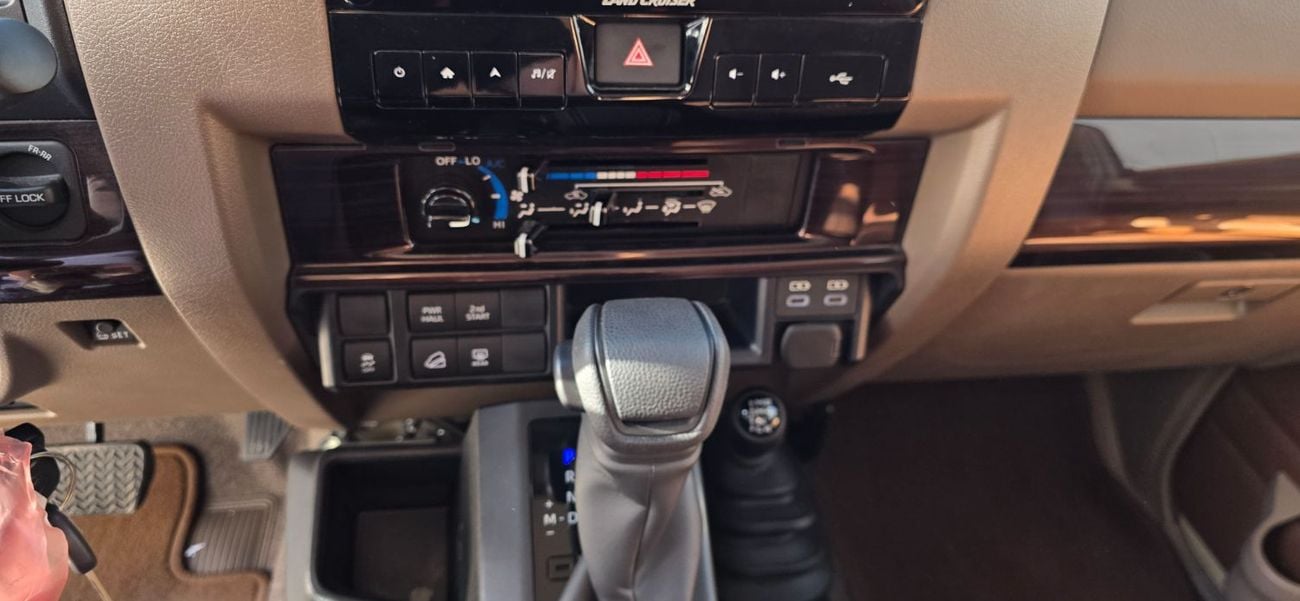 Toyota Land Cruiser 70 PETROL FULL OPTION