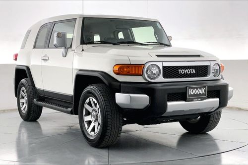 Toyota FJ Cruiser GXR | 1 year free warranty | 0 Down Payment
