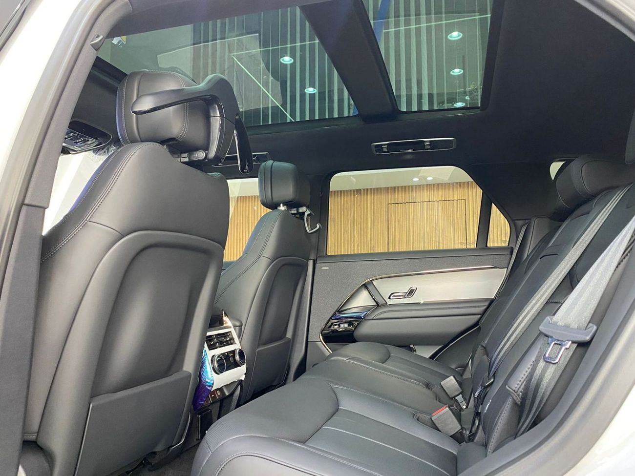 لاند روفر رينج روفر سبورت Range Rover Sport - SE | BRAND NEW!