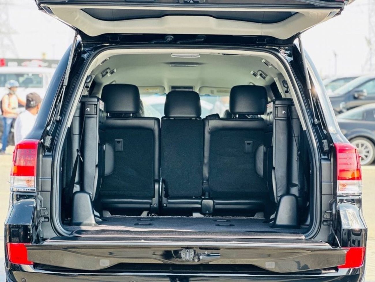 Toyota Land Cruiser Land Cruiser LC200 Black edition RHD