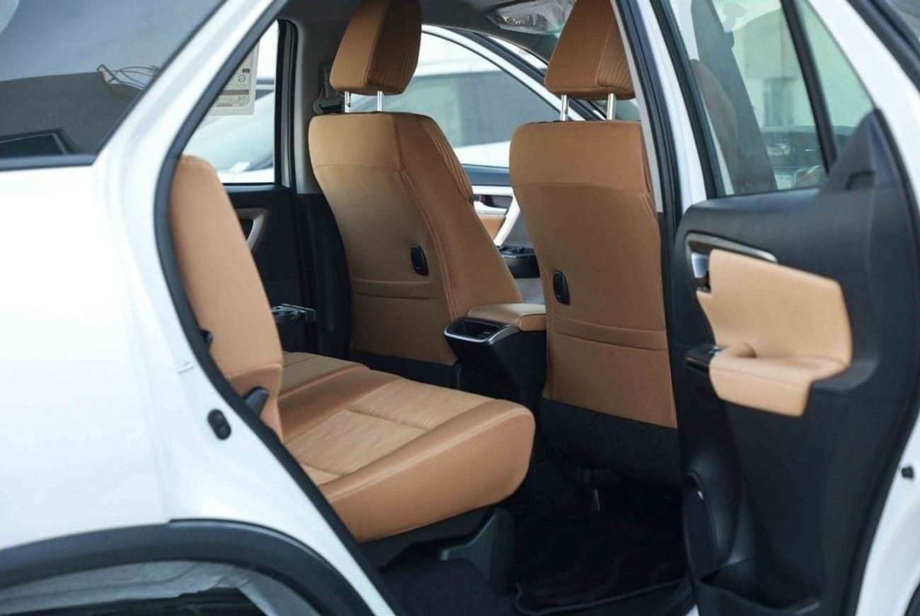 تويوتا فورتونر 2024 Toyota Fortuner GXR 4.0 - PLATINUM WHITE PEARL inside TAN | Export Only