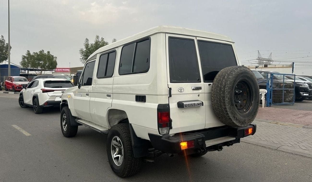 تويوتا لاند كروزر 70 RHD DIESEL V8 MANUAL