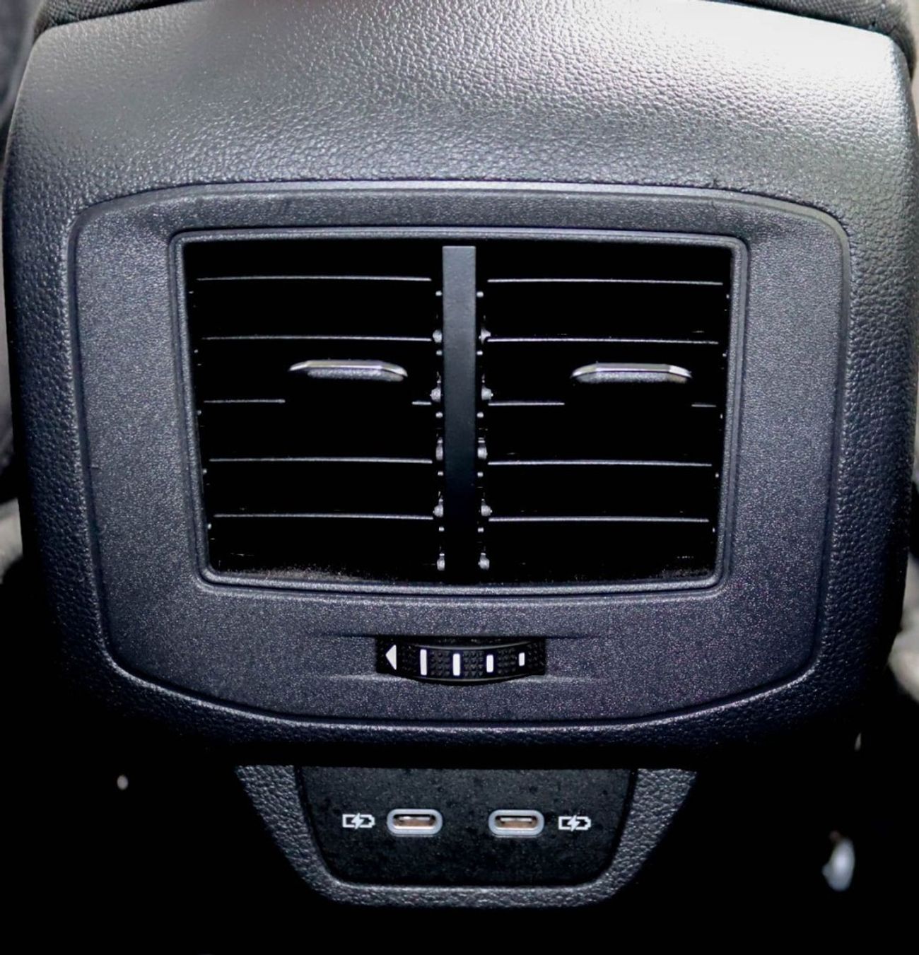 Volkswagen T ROC Style 1.4L Volkswagen T-Roc 2023 GCC, original paint , without accidents, in excellent condition 160