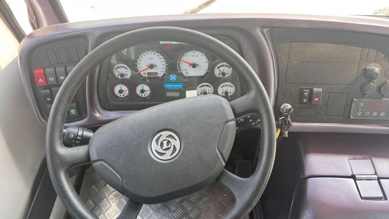 اشوك ليلاند فالكون