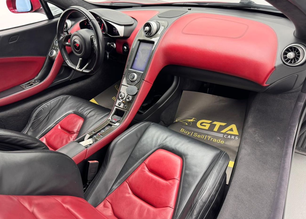 مكلارين MP4-12C 2012 McLaren MP4-12C, McLaren Service History, Excellent Condition, GCC