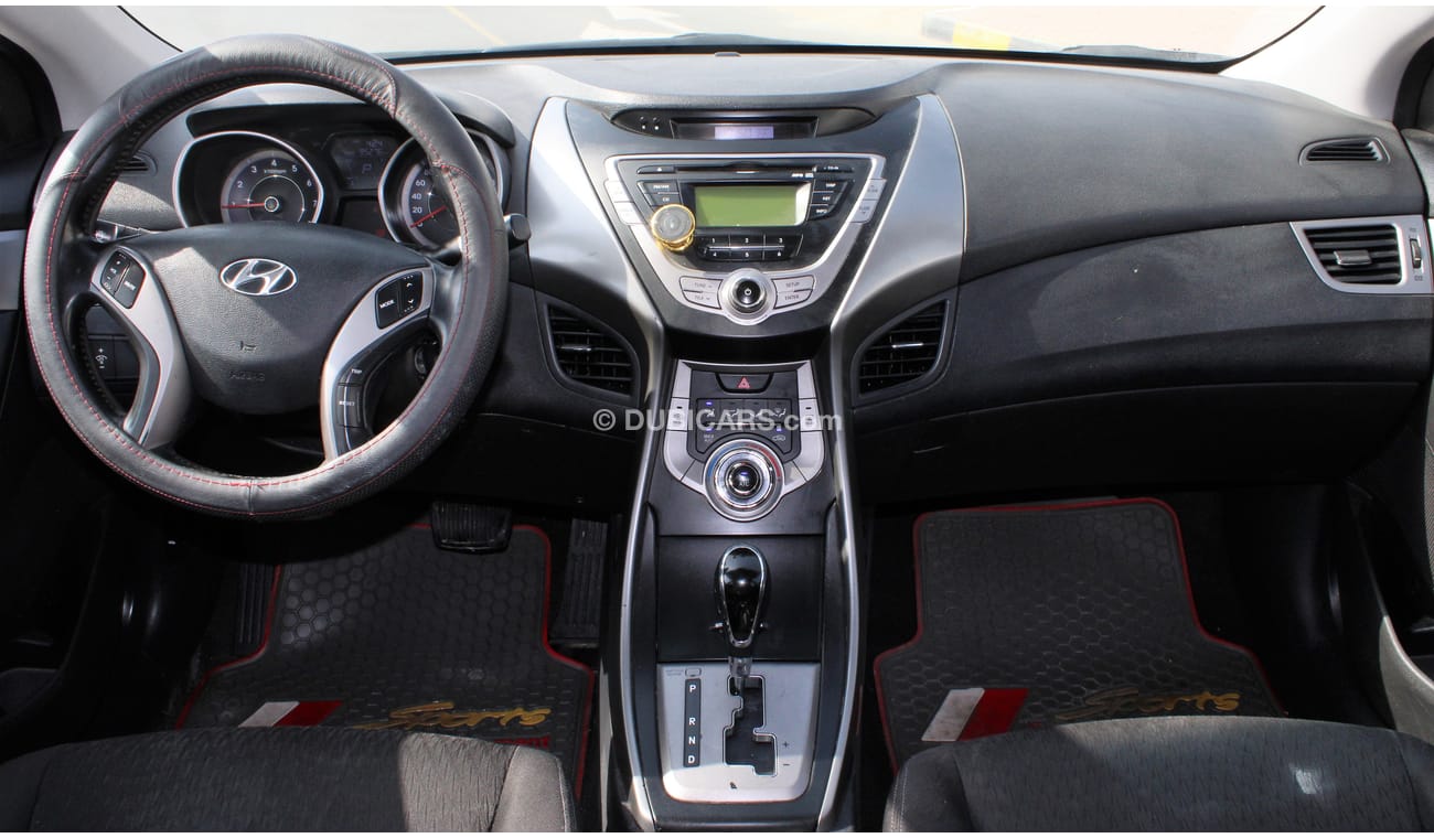 هيونداي إلانترا هيونداي إلنترا 2014 خليجي 1.8 بحالة ممتازة بدون صبغ بدون حوادث نظيفه جدا من الداخل والخارج