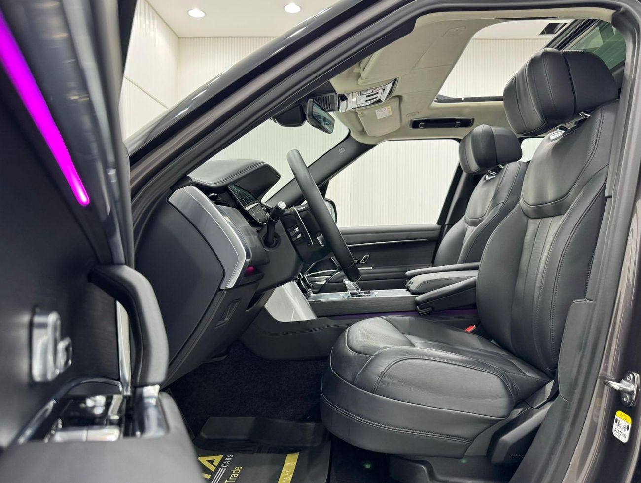 Land Rover Range Rover 2023 Range Rover Vogue P530 First Edition, 5 Years Range Rover Warranty, Full Service History, GCC