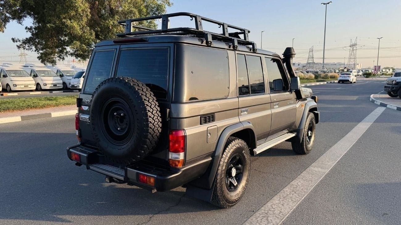 Toyota Land Cruiser 70 FACELIFTED TO 2024 | 4.5L DIESEL ENGINE | MANUAL TRANSMISSION |