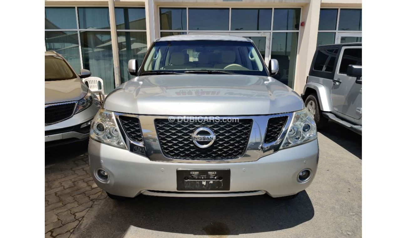 Nissan Patrol 2012 model GCC specs small engine no sunroof
