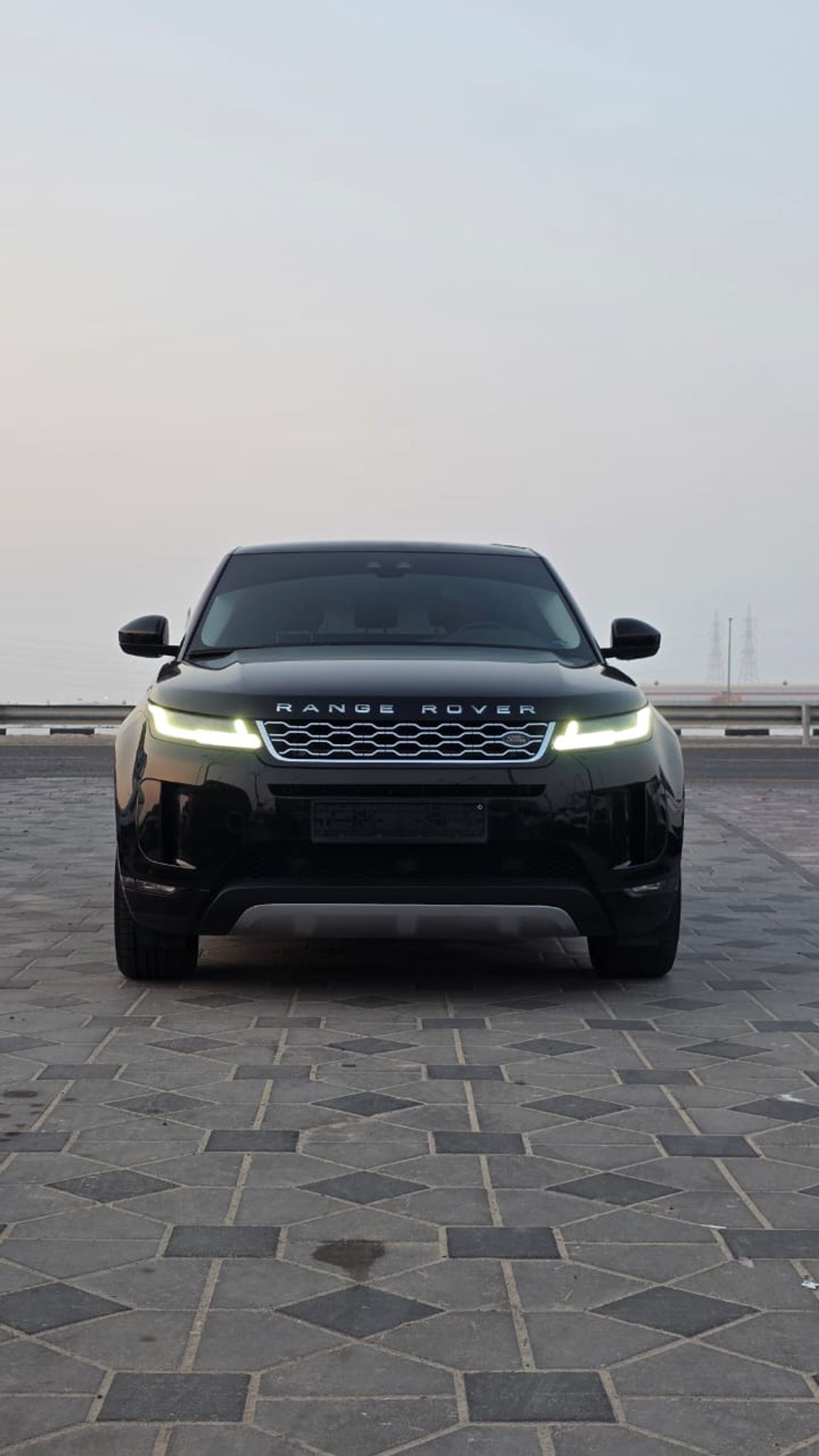 لاند روفر رانج روفر إيفوك P200 R-Dynamic HSE 2.0L