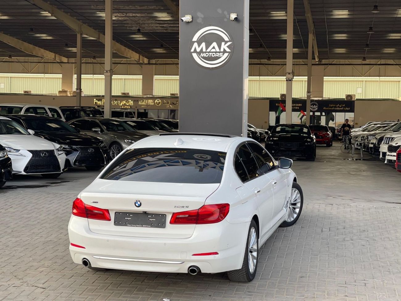 بي أم دبليو 530i Luxury 2.0L LUXURY LINE / KOREAN IMPORTED / CLEAN TITLE / DIAMOND LEATHER BIG SEATS