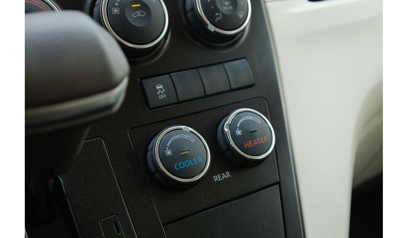 Toyota Hiace TOYOTA HIACE 3.5 AT GL WHITE 2025